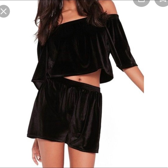 Misguided velvet crop top - Picture 2 of 4